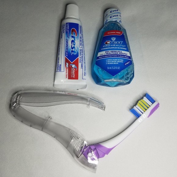 Travel Toothbrush Kit - Picture 4 of 4